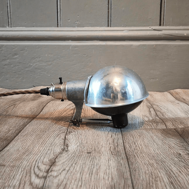 Metek Articulating Lamp